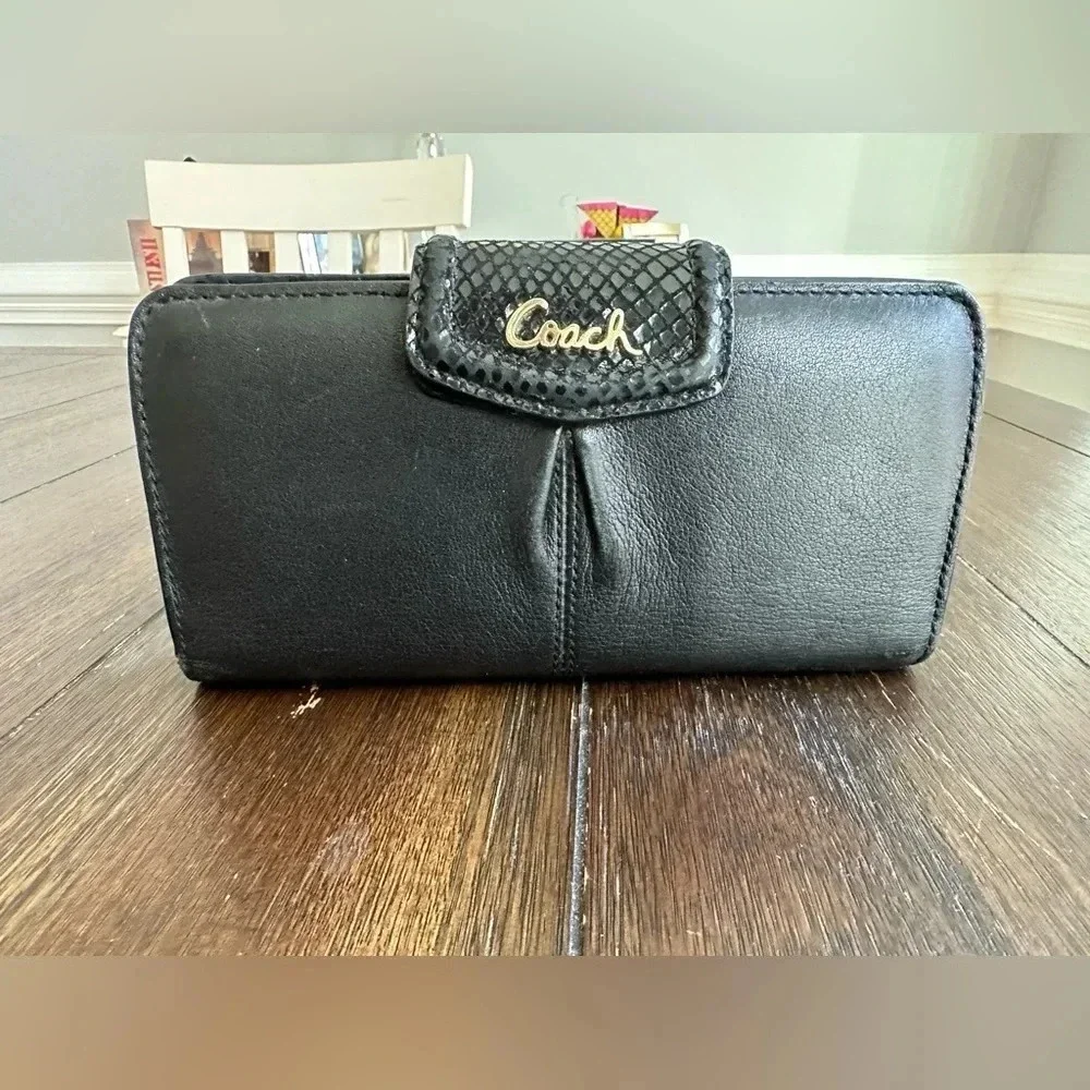 Coach Ashley wallet